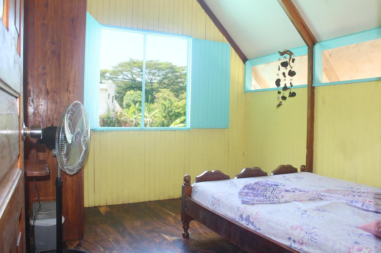 Hostel Mariposas Sámara Buitenkant foto